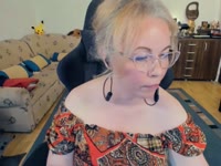 Welcome to my bio page!My name is Whitney Lynn,I am 42 years old and I am divorced and single mother.I live in Scotland. I have fantastic boobs and big ass...I have a whole arsenal of toys (vibes and lush from lovense, anal dildo and etc) and different outfits to entertain my audience.U can discuss with me anything you desire. I am very naughty and I love it when you control my pleasure.I do DP and Roleplay and I love to Squirt!
