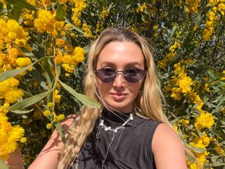 hot cam girl masturbating DelaineClowerd