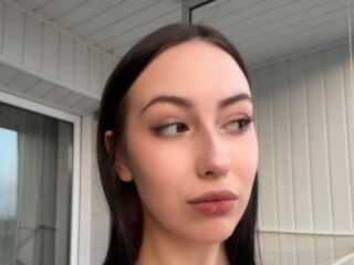 naked camgirl photo EllyMcdaniel