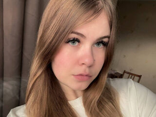 cam girl masturbating with vibrator LarondaManatt
