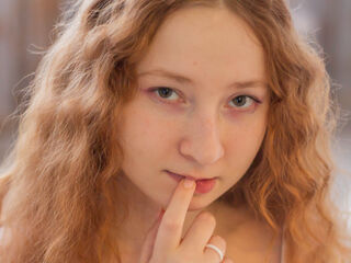 sexy cam girl MadgeRemerez