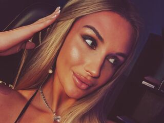 camgirl fingering wet pussy MeganHamillton