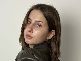 cam girl showing tits MollySodisia