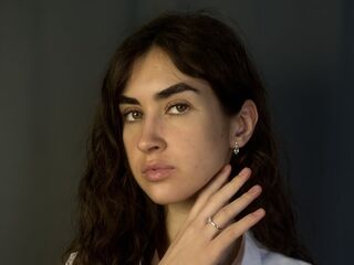 masturbating webcamgirl ShelaCurren