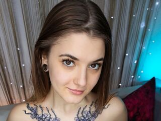 camgirl chat room SuzyMiu