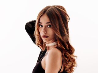 hot web cam show EmilliaFox