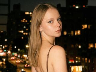web cam show SophiePeachy