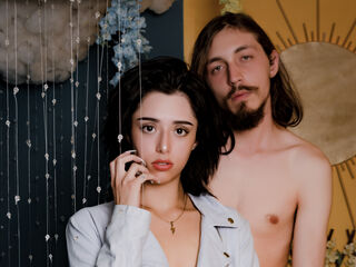 naked webcam couple JunnaAndKurt