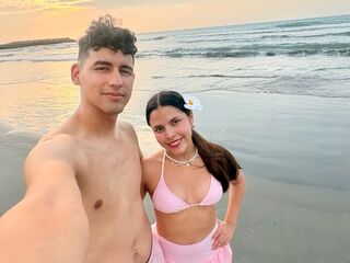 naked cam couple photo SaraAndrex