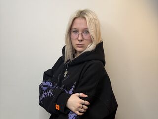 naughty cam girl fingering pussy AdelinaCostanti