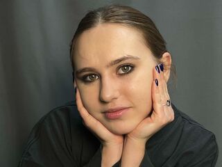 cam slut picture AlanaHowlett