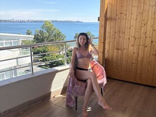 cam girl playing with sextoy AlyVee