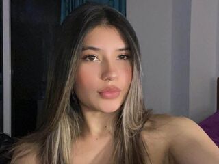 cam girl playing with dildo AmberBahamon