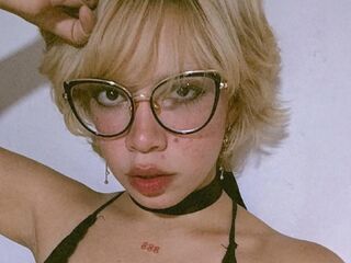 naked camgirl picture AmelieMari