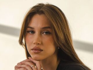 strip tease show AmelinaBrauberg