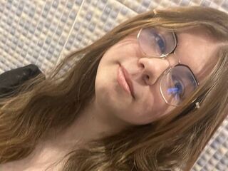 hot camhooker AminaBlooms