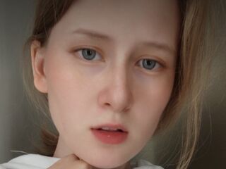 naked cam girl fingering pussy AmyCollege