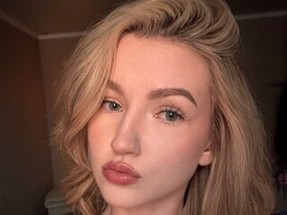 hot naked cam girl AmyConnelly