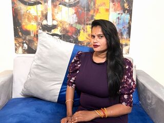 masturbating camgirl AnnaRevolt
