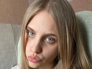 hot naked cam girl AyannaOverturf