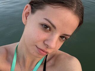 free webcam chatroom BonnySeto