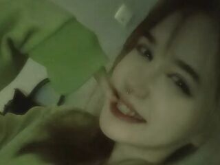 naked camgirl masturbating with dildo CamelliaVega