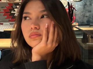 camgirl shaving pussy CelsaCoty