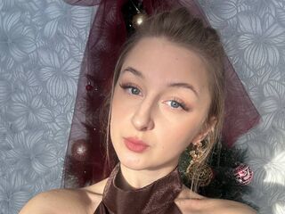 cam girl chatroom CharoletteHeckle