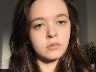 beautiful webcamgirl CorneliaAdling