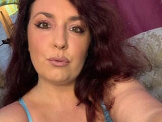 camgirl showing pussy CurvyBellala