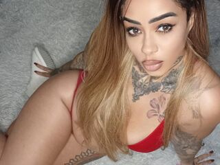 naughty camgirl masturbating with dildo Desmaria