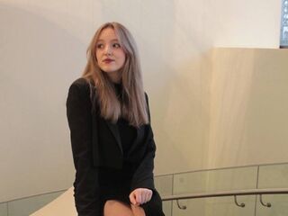 camgirl playing with sextoy ElisBarret