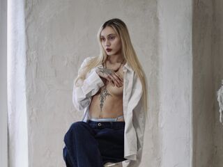 naked cam girl gallery EllieXeno