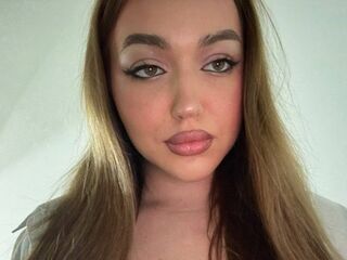 naked girl with webcam masturbating with vibrator EmilyMiller