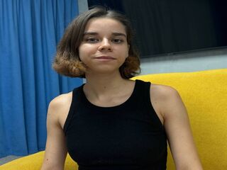 masturbating cam girl EmmaEllisson