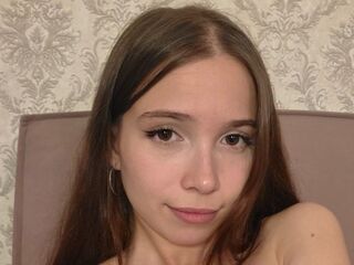 hot cam girl fingering shaved pussy EvaDunmore