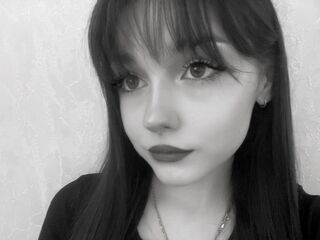 cam girl fingering EvelynnCaillouet