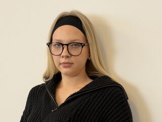 free live webcam sex FrancesVirunes