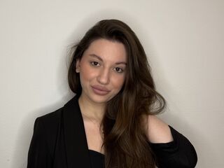 camgirl masturbating with sex toy FreedaVogtman