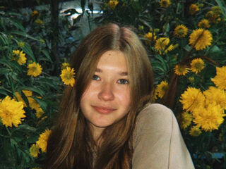 camwhore photo GemaWiddows