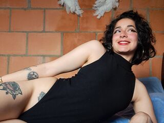 cam strip tease GretaMo