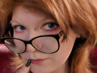 naked cam girl masturbating with vibrator InezHiefnar