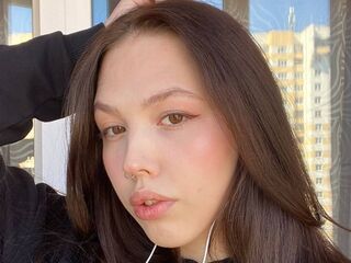 girl shaving pussy JanettLemoyne