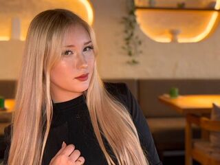 hot cam girl fingering shaved pussy JannetteBilagody