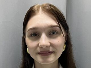 naked camgirl masturbating with dildo JessiMills