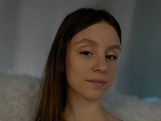 cam girl playing with sextoy JuneMills