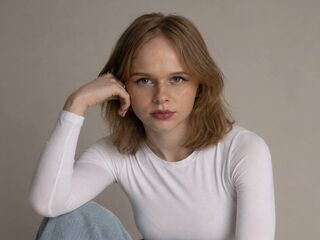 girl camsex KayleenElms