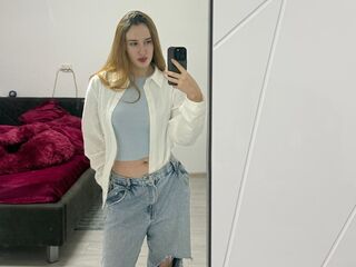 girl chatroom KellyLynn
