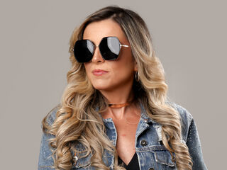 webcamgirl video chat KiaraMoraes