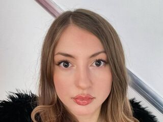 naked webcam girl masturbating KyraKur